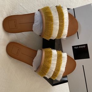 Dolce vita yellow fringe flat sandal fun and cute!